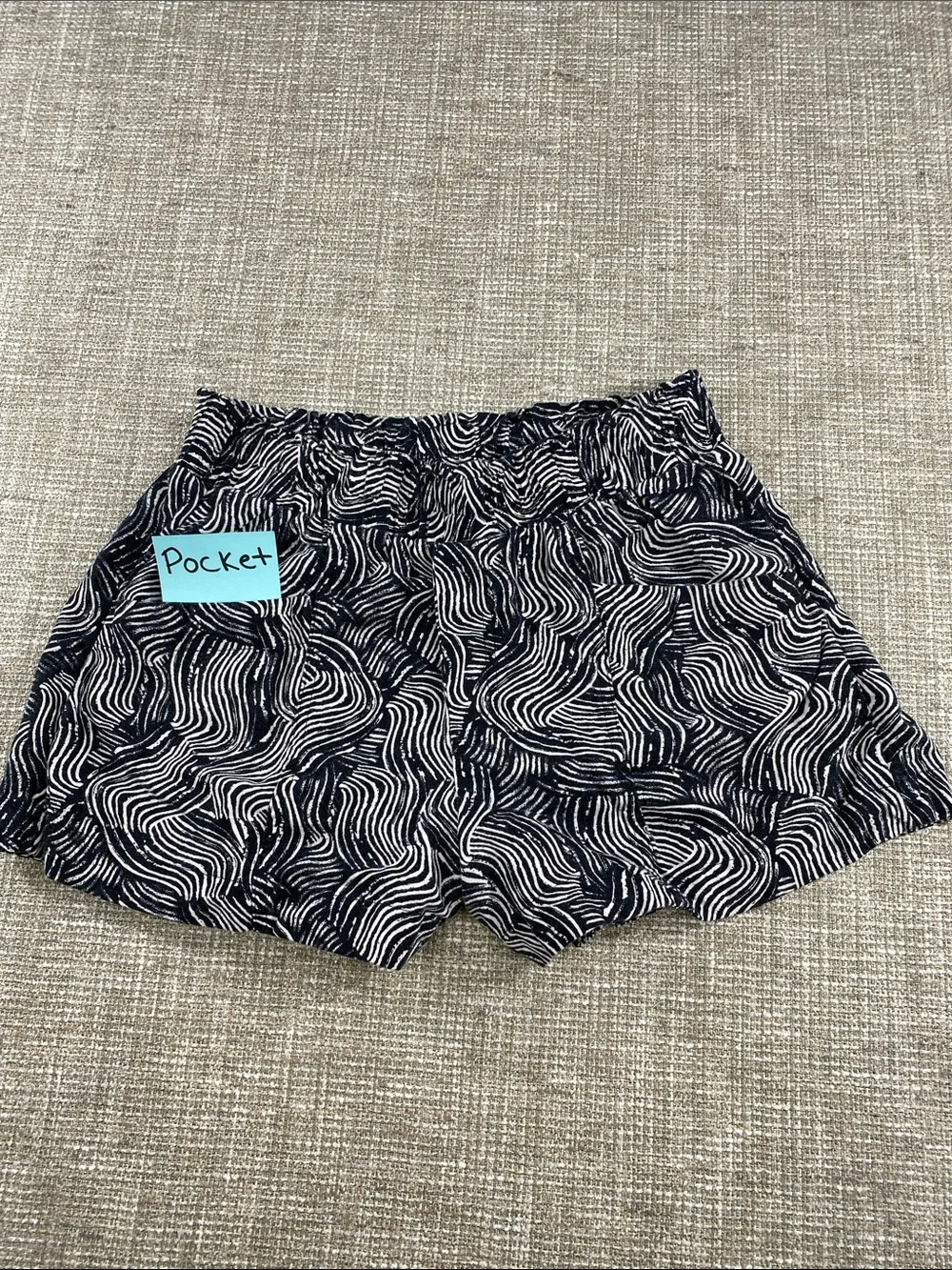 a new day black and White Wave Print Elastic Waist Athletic Shorts - Picture 5 of 13